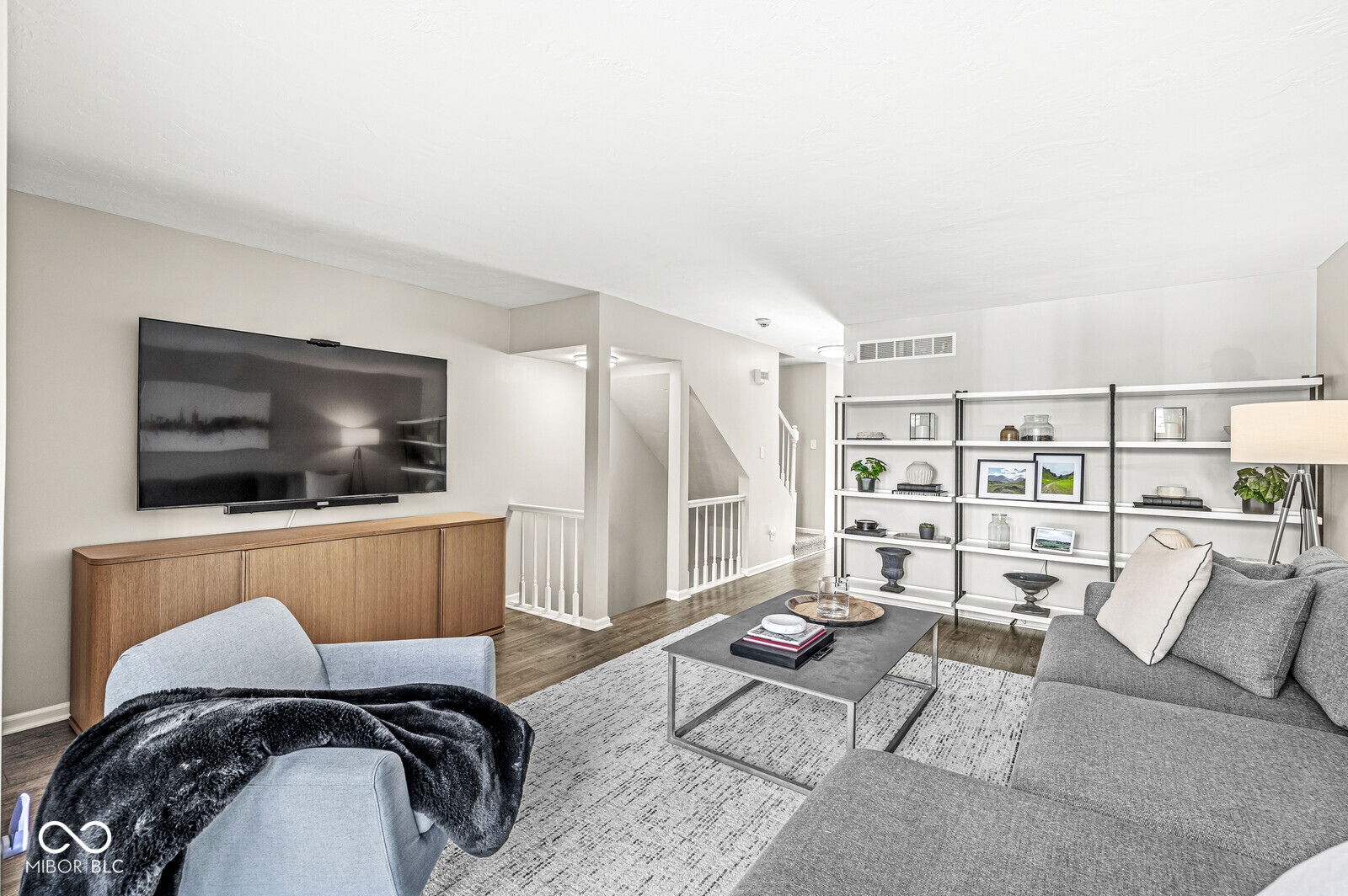 524 Lockerbie Circle North Indianapolis, IN 46202 - Photo 4 of 41