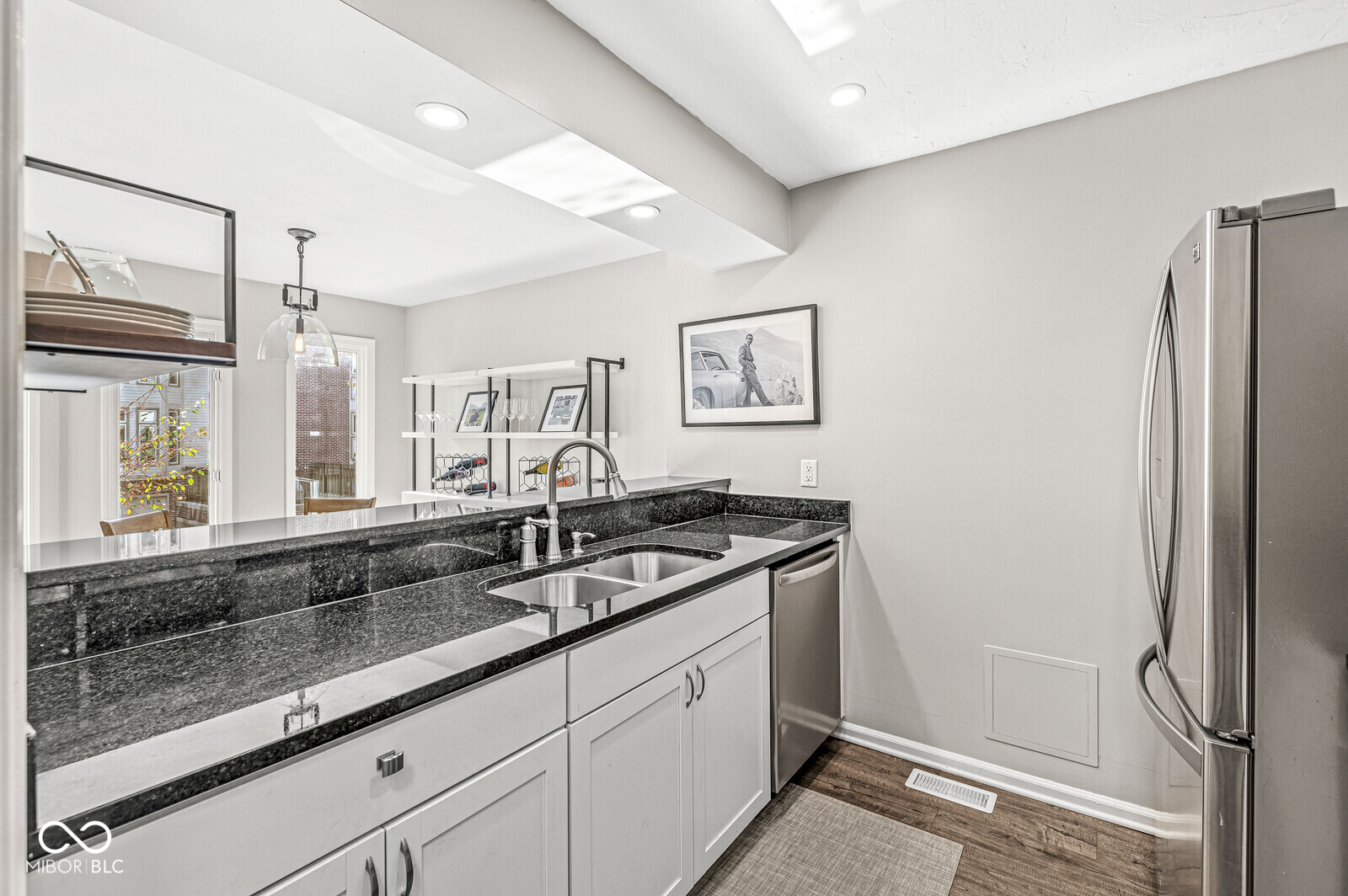 524 Lockerbie Circle North Indianapolis, IN 46202 - Photo 8 of 41