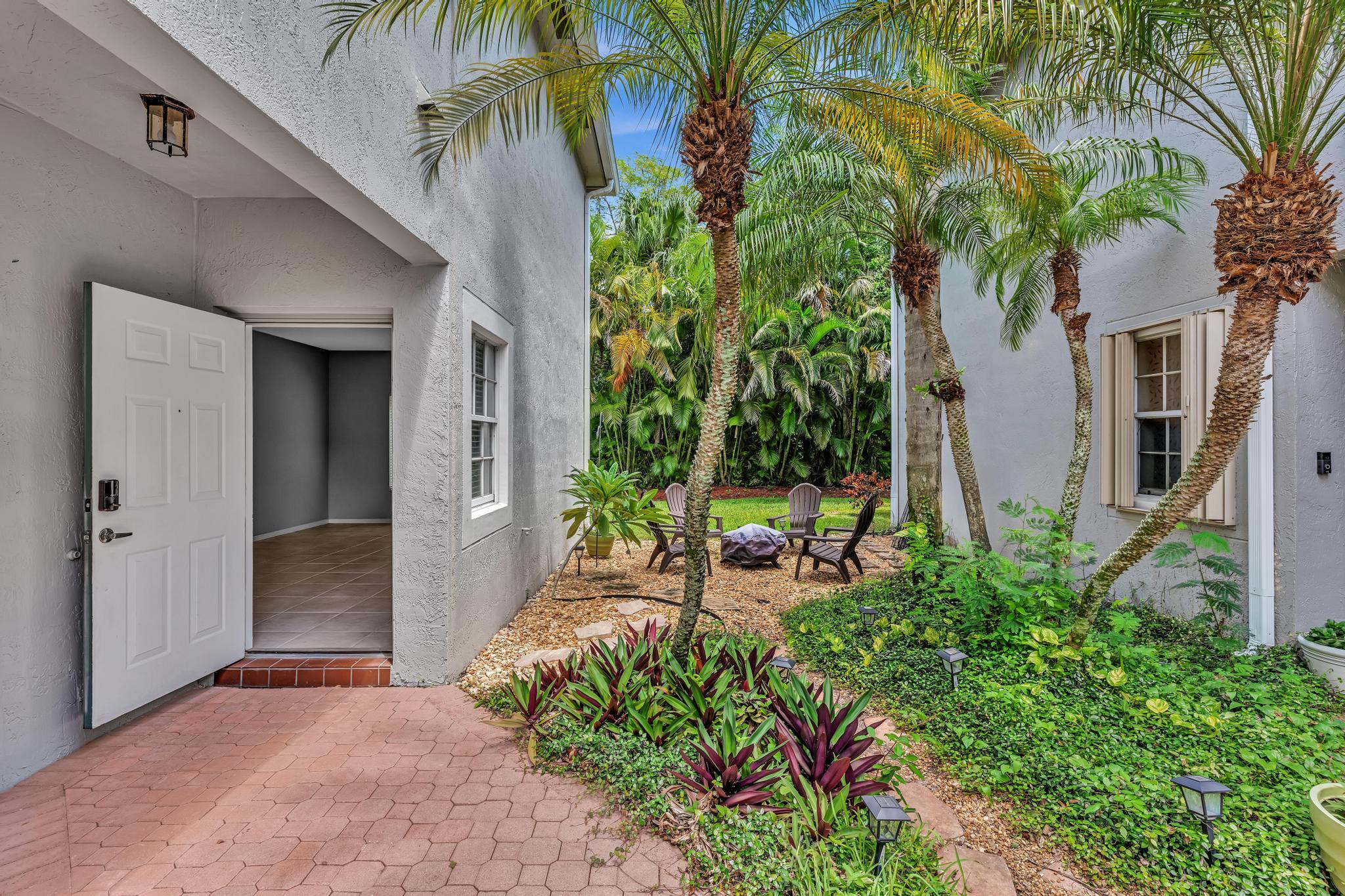 21090 Vía Eden Boca Raton, FL 33433 - Photo 3 of 59 Welcome Home