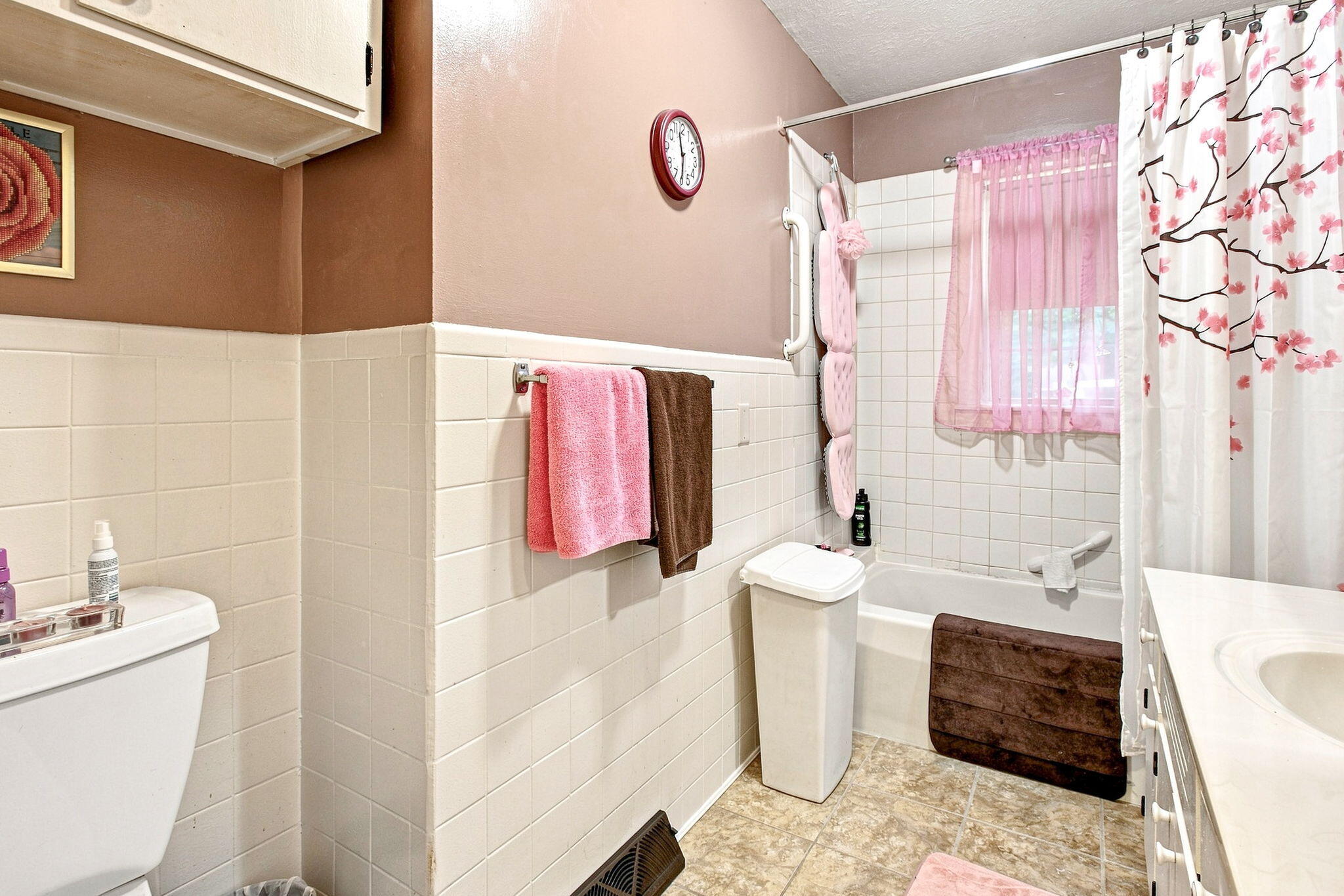 5609 Johnson Road Coloma, MI 49038 - Photo 21 of 40 Bathroom