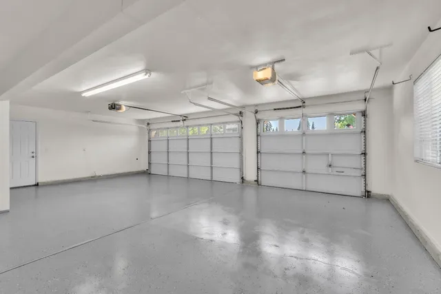 a view of a livingroom with closet