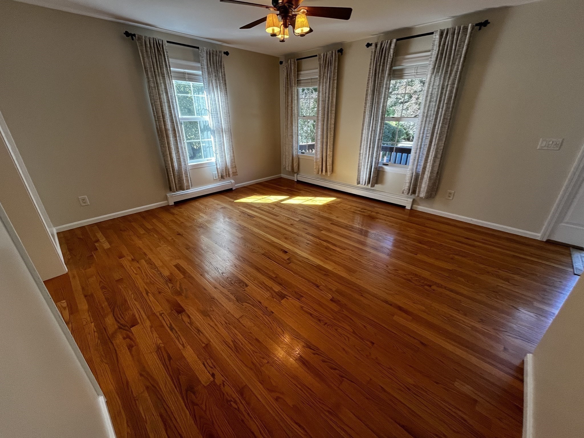 8 Pinewood Road Amesbury, MA 01913 - Photo 3 of 33 Gallery Image 3