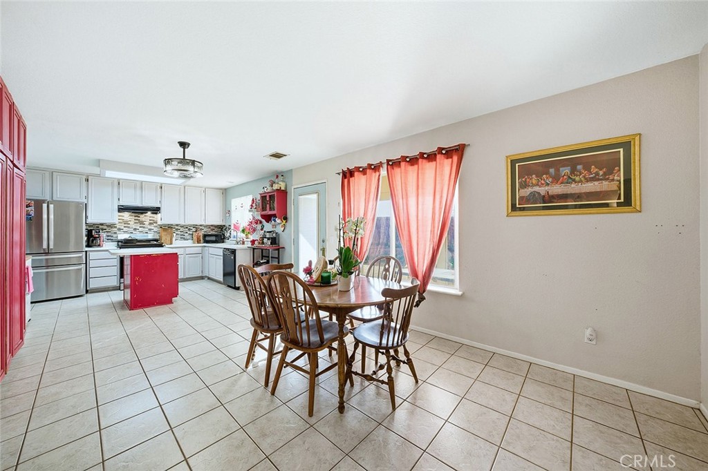 577 Cedar View Drive Beaumont, CA 92223 - Photo 14 of 44