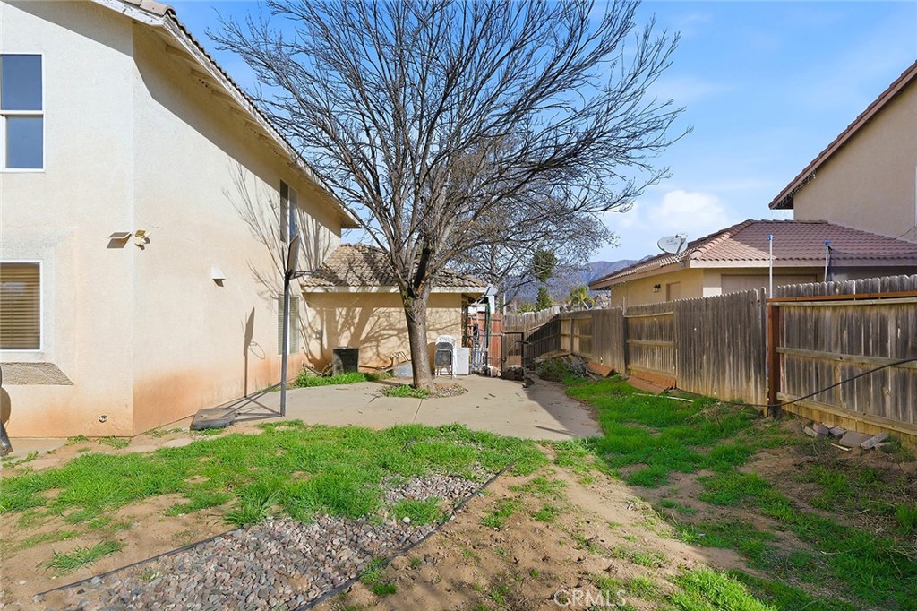 577 Cedar View Drive Beaumont, CA 92223 - Photo 34 of 44 Large Side Yard