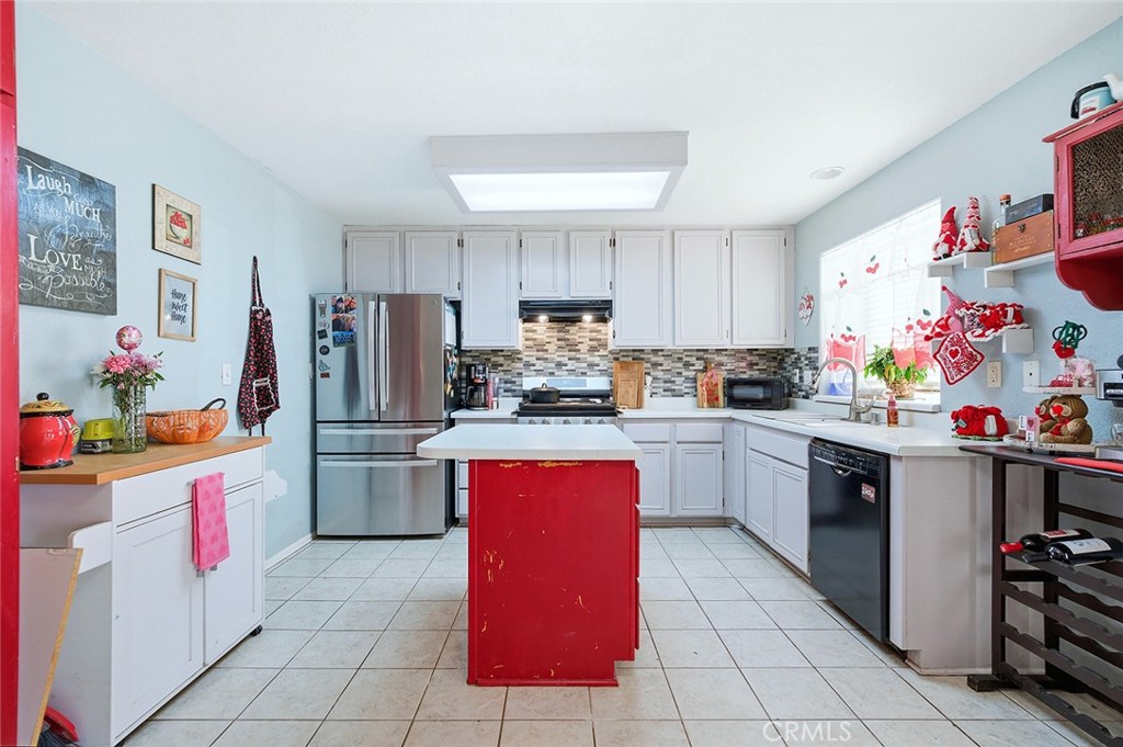 577 Cedar View Drive Beaumont, CA 92223 - Photo 6 of 44