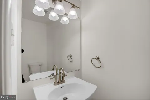 $2,650 | 3030 Gentain Court Northeast, Washington, DC 20017