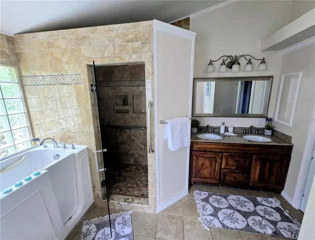 a view of a room with an empty space