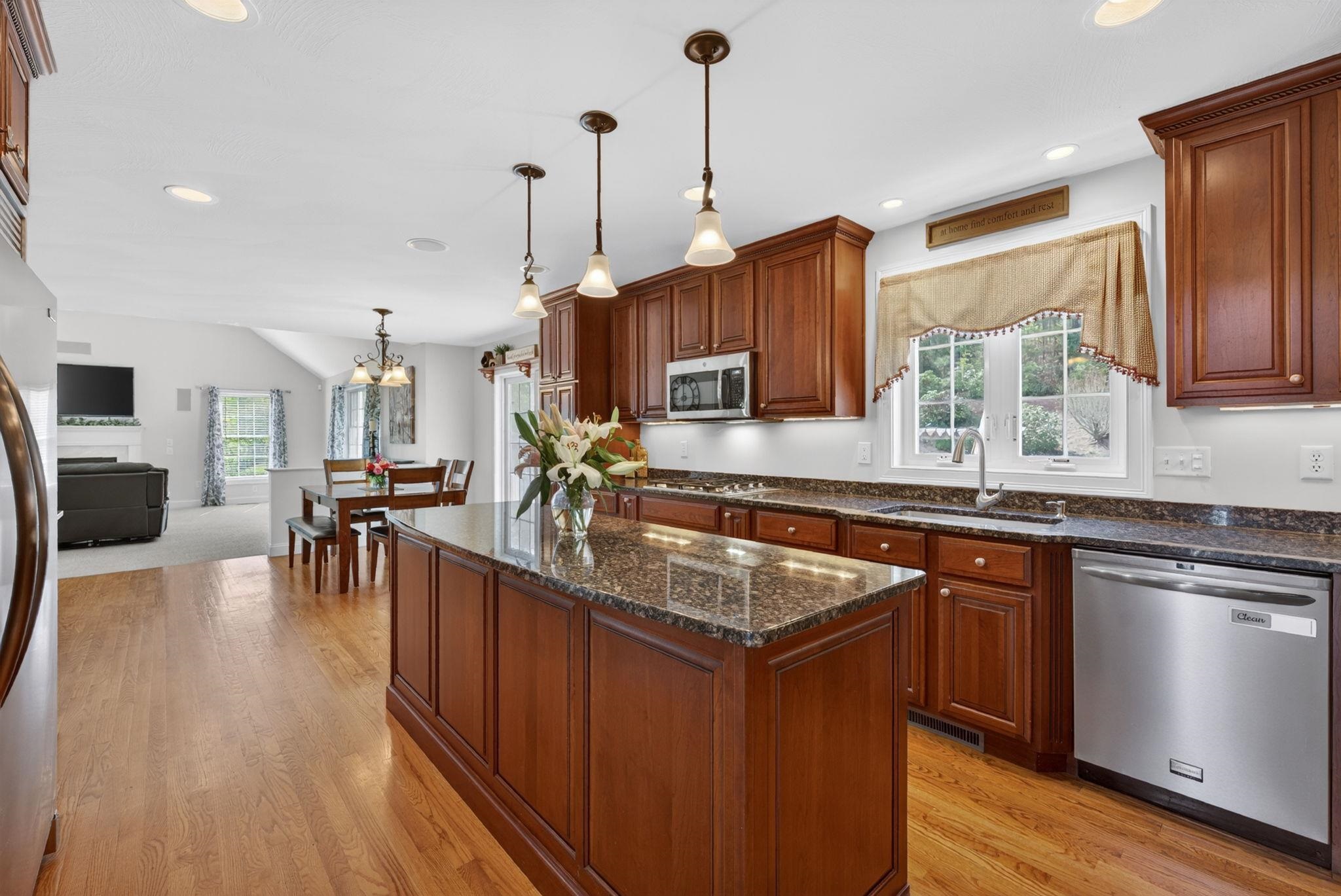 5 Cobblestone Road Pelham, NH 03076 - Photo 19 of 60