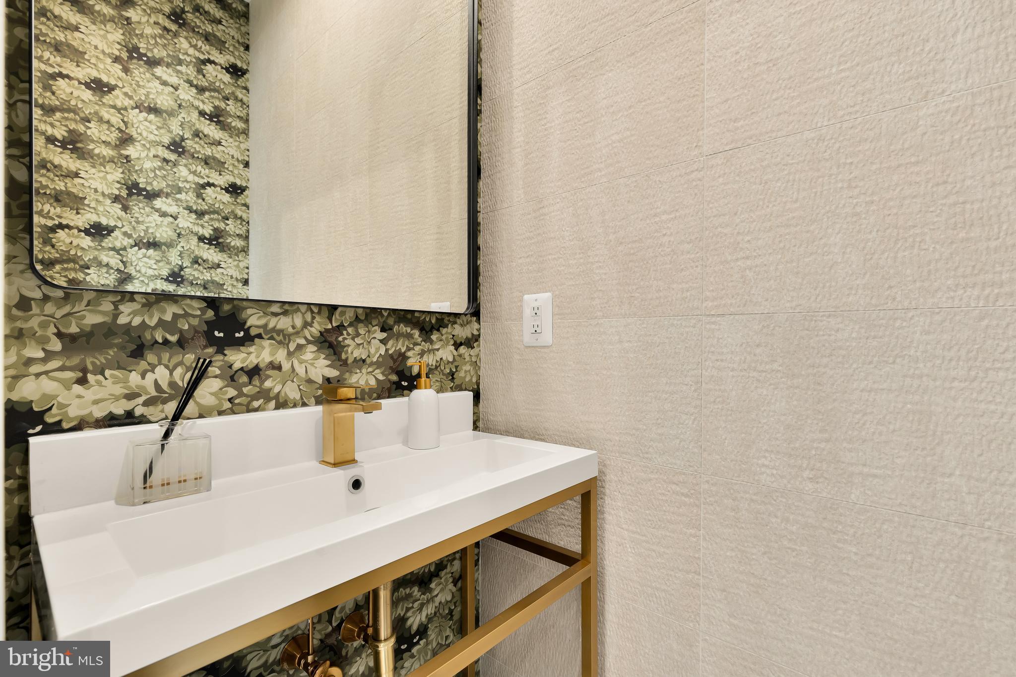 3726 R Street Northwest Washington, DC 20007 - Photo 20 of 67