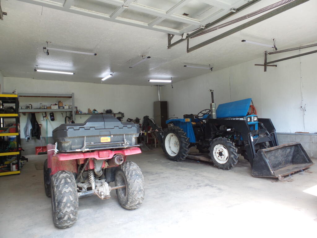 8 Ridge Road Chesterville, ME 04938 - Photo 12 of 15 Garage