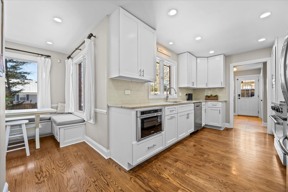 1224 Hillside Road Northbrook, IL 60062 - Photo 14 of 34