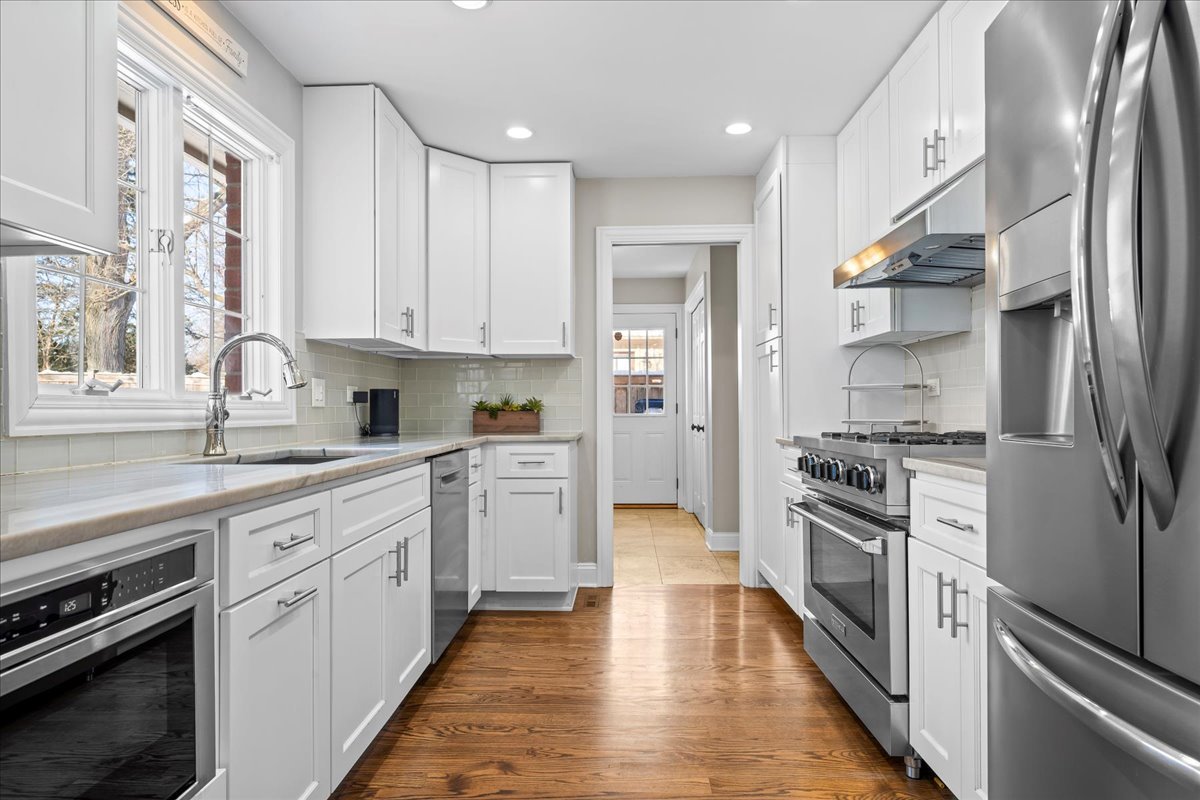 1224 Hillside Road Northbrook, IL 60062 - Photo 15 of 34