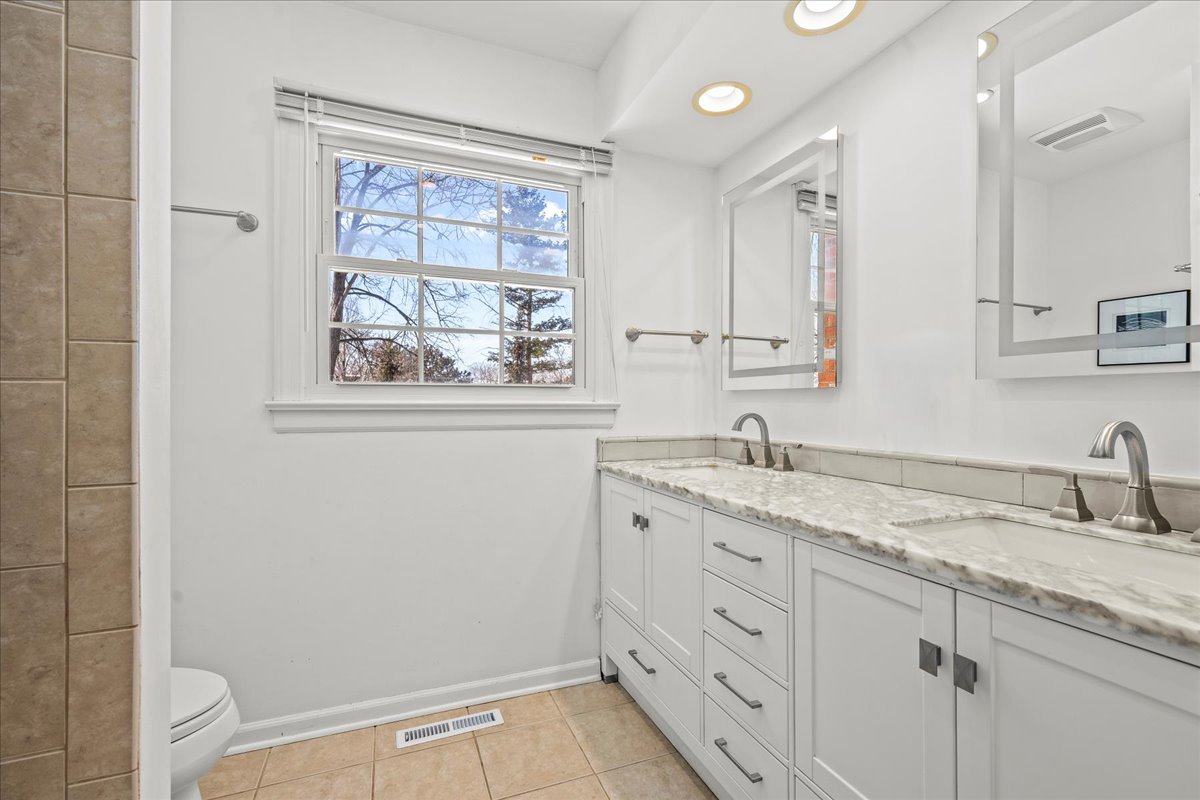 1224 Hillside Road Northbrook, IL 60062 - Photo 23 of 34