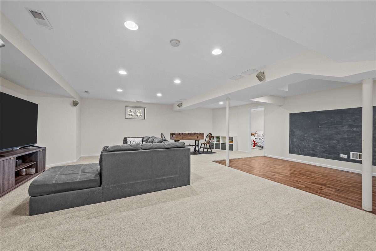 1224 Hillside Road Northbrook, IL 60062 - Photo 26 of 34