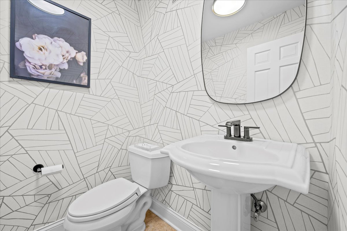 1224 Hillside Road Northbrook, IL 60062 - Photo 9 of 34