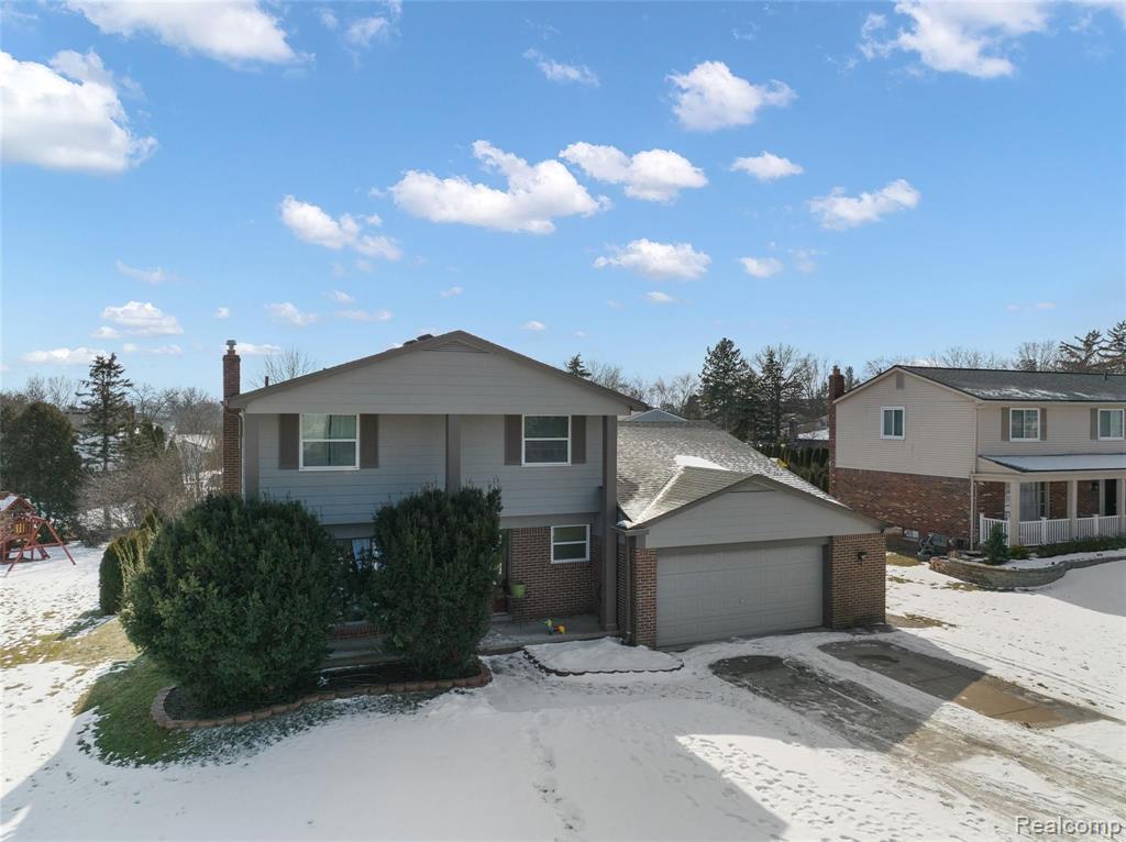 638 Abbey Court Rochester Hills, MI 48307 - Photo 4 of 40