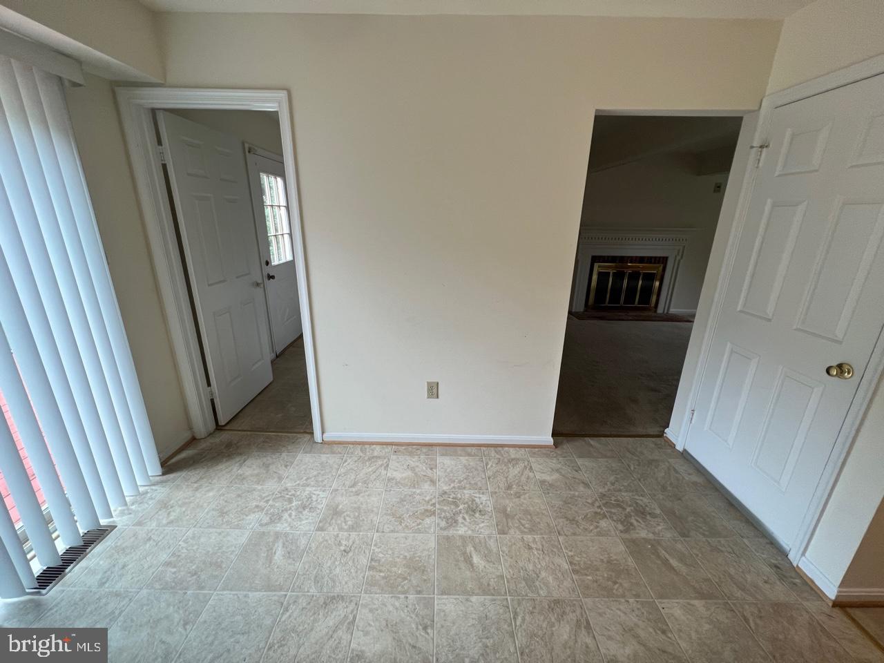 14320 Twig Road Silver Spring, MD 20905 - Photo 4 of 20 Kitchen Table Space