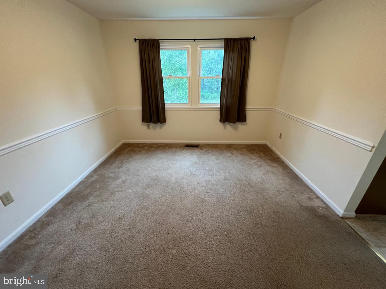 14320 Twig Road Silver Spring, MD 20905 - Photo 6 of 20 Dining Room