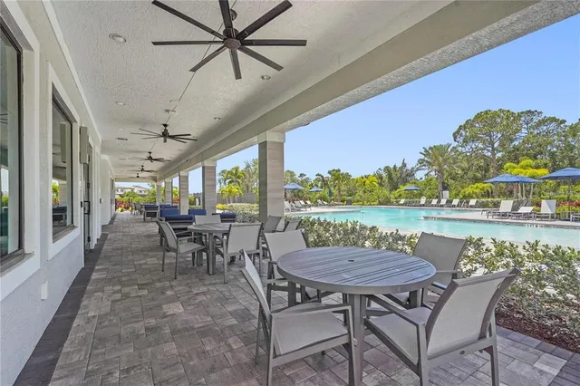 $599,000 | 6256 Baywood Court, Bradenton, FL 34211