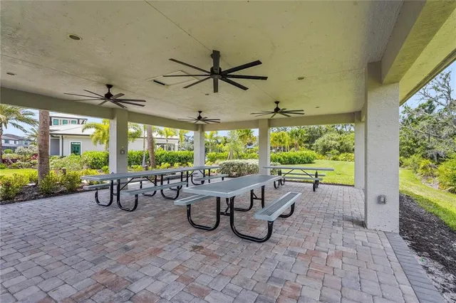 $599,000 | 6256 Baywood Court, Bradenton, FL 34211