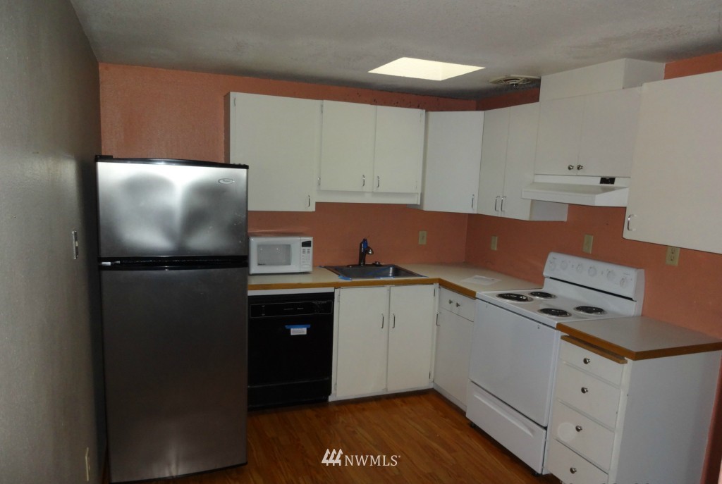 4308 Northeast Sunset Boulevard, Unit X6 Renton, WA 98059 - Photo 3 of 13 Gallery Image 3