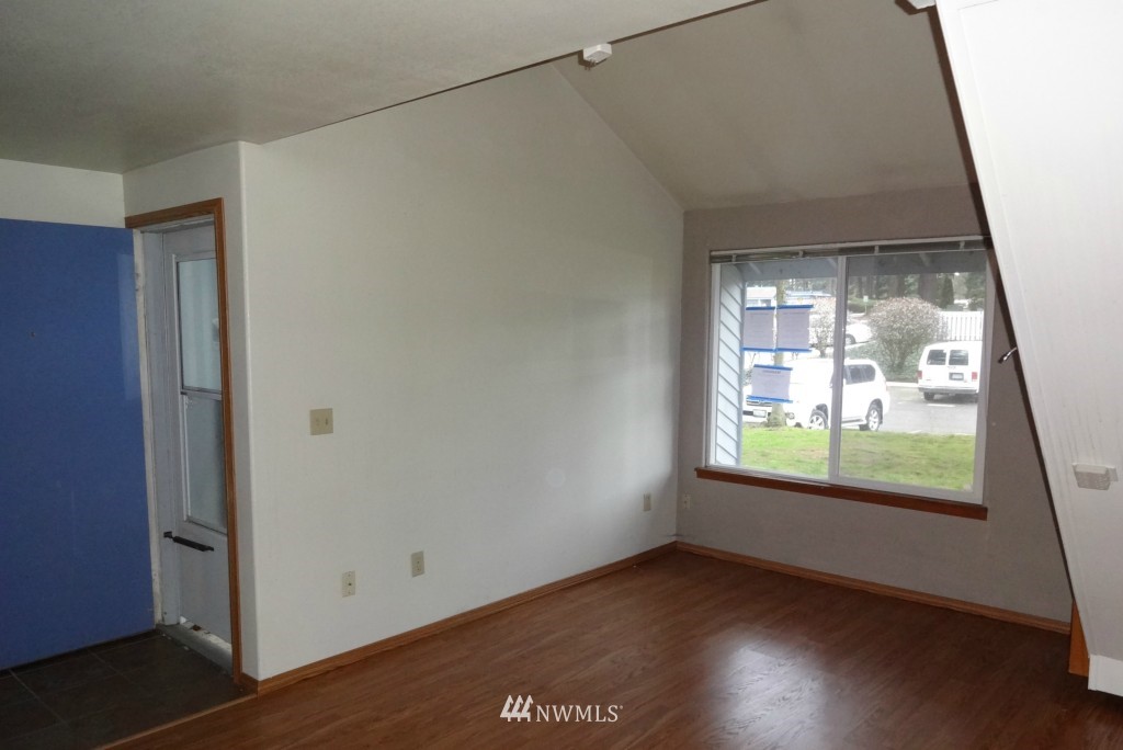 4308 Northeast Sunset Boulevard, Unit X6 Renton, WA 98059 - Photo 4 of 13 Gallery Image 4