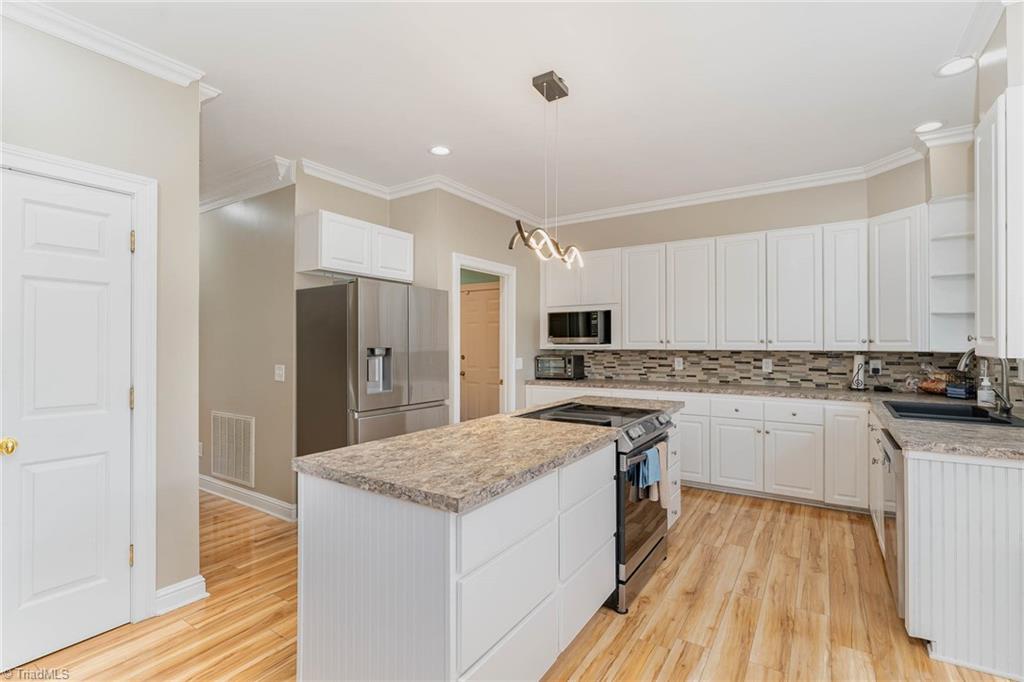 4520 Johnson Street High Point, NC 27265 - Photo 9 of 48