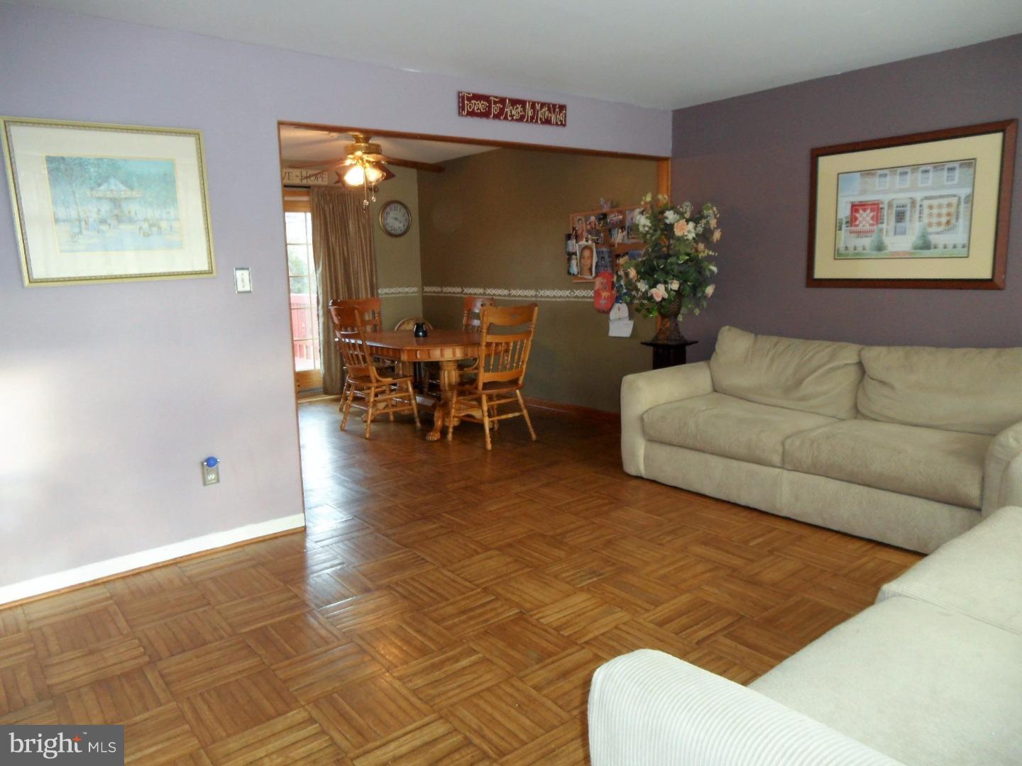 1245 Cloverly Road Warminster, PA 18974 - Photo 3 of 25 Living Room