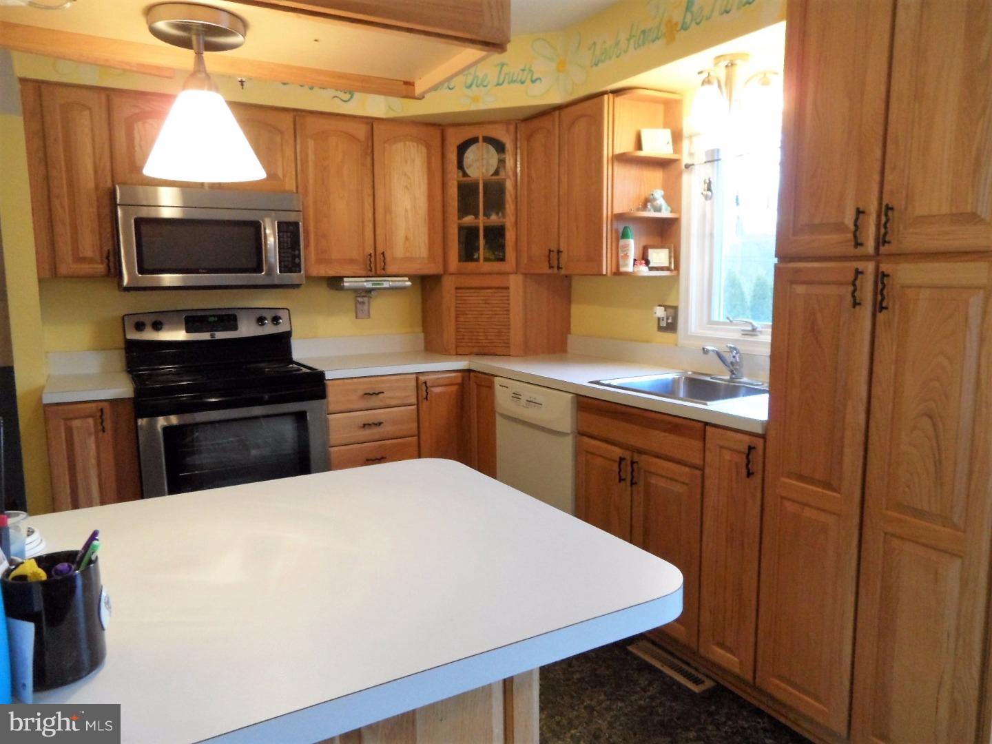 1245 Cloverly Road Warminster, PA 18974 - Photo 7 of 25 Kitchen