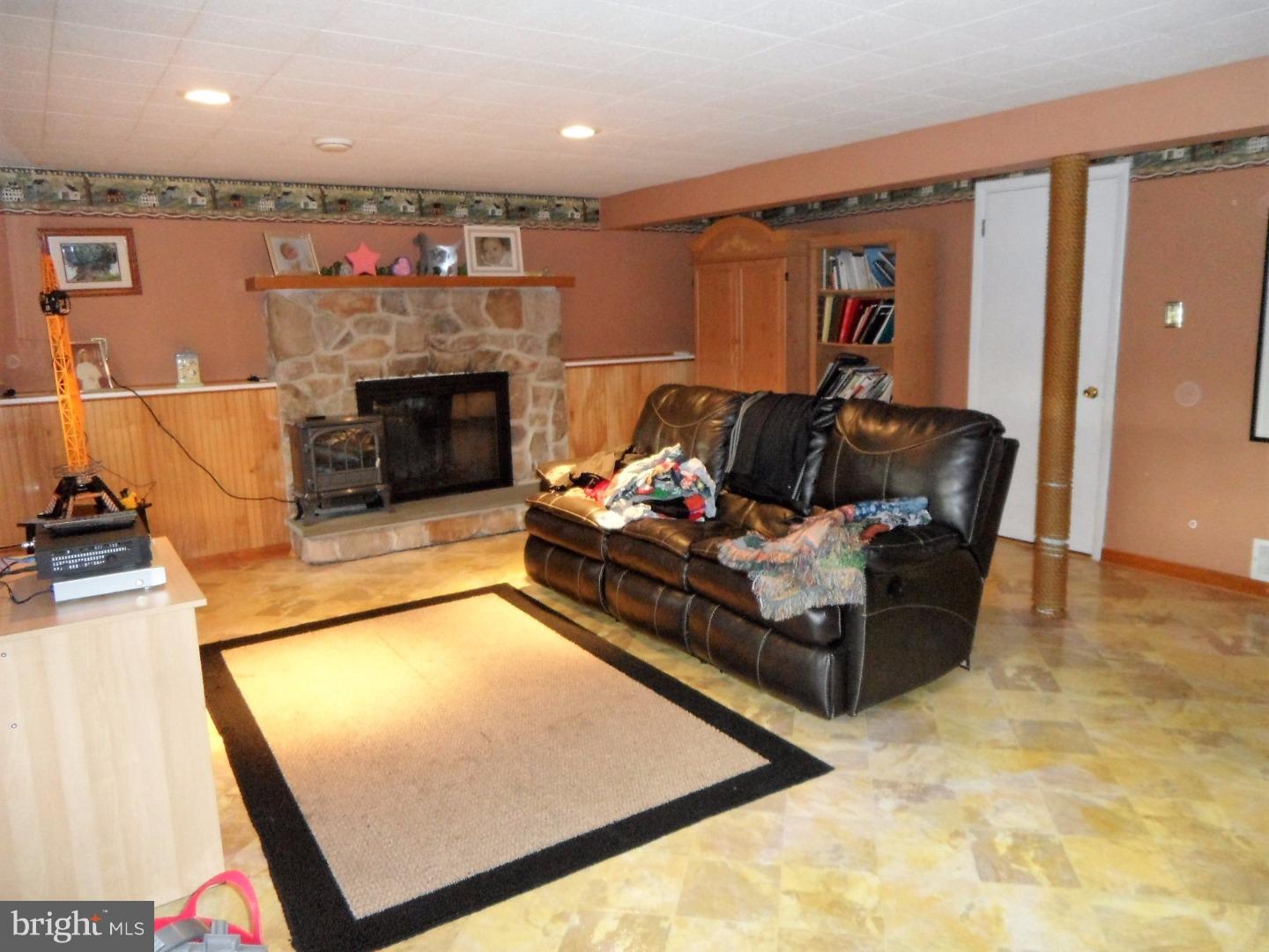 1245 Cloverly Road Warminster, PA 18974 - Photo 10 of 25 Family Room