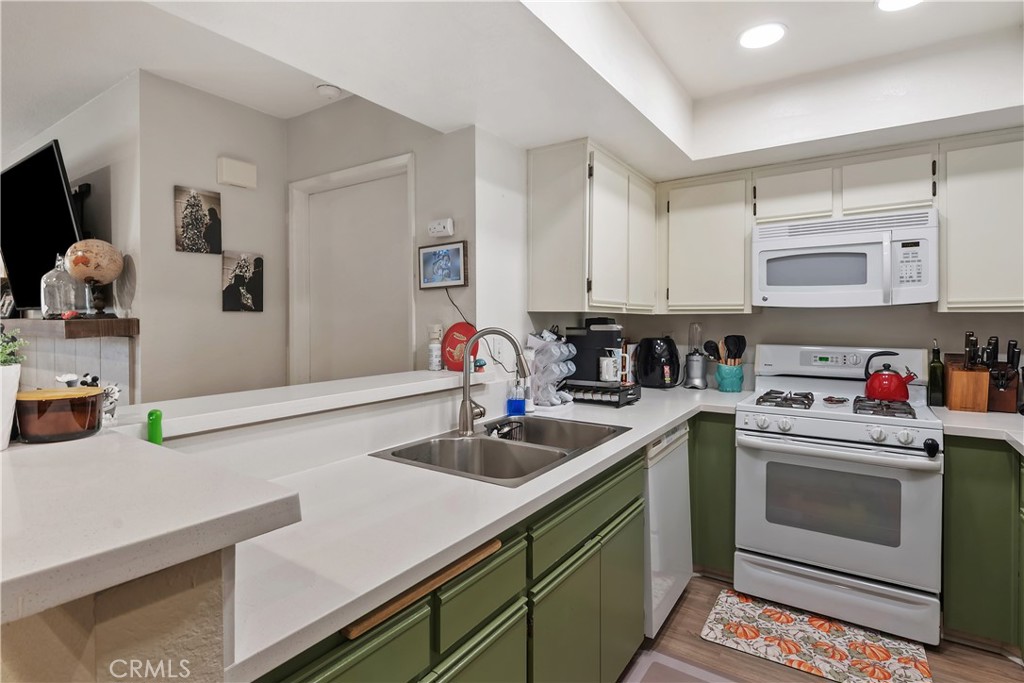 1195 Fitzgerald Road, Unit G Simi Valley, CA 93065 - Photo 11 of 26
