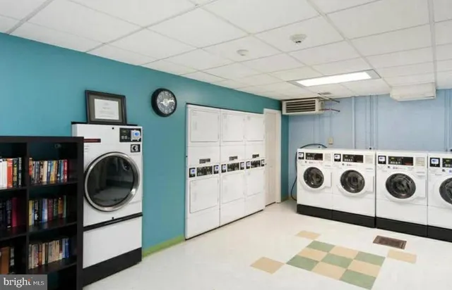 $1,900 | 5353 Columbia Pike, Unit 504, Arlington, VA 22204