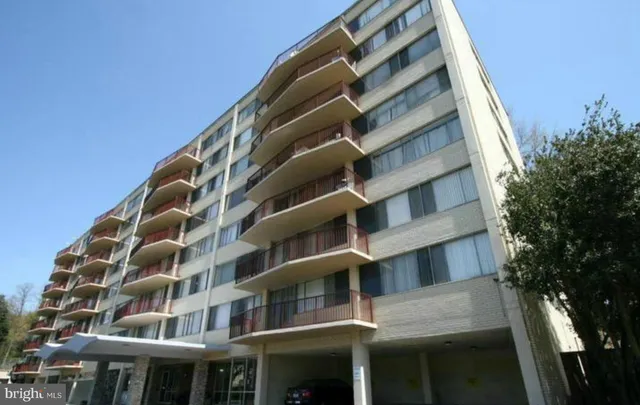 $1,900 | 5353 Columbia Pike, Unit 504, Arlington, VA 22204