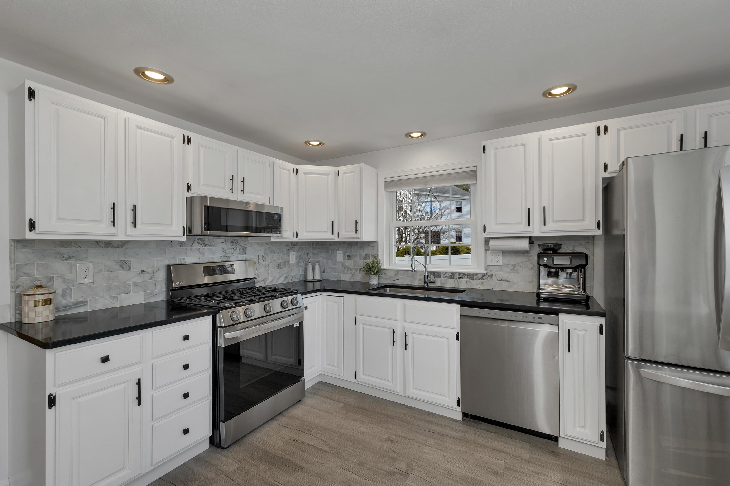 8 Norton Road Hampton, NH 03842 - Photo 3 of 49