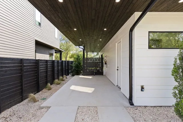 a view of a pathway of a house