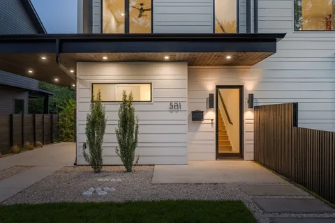 a view of back yard of the building