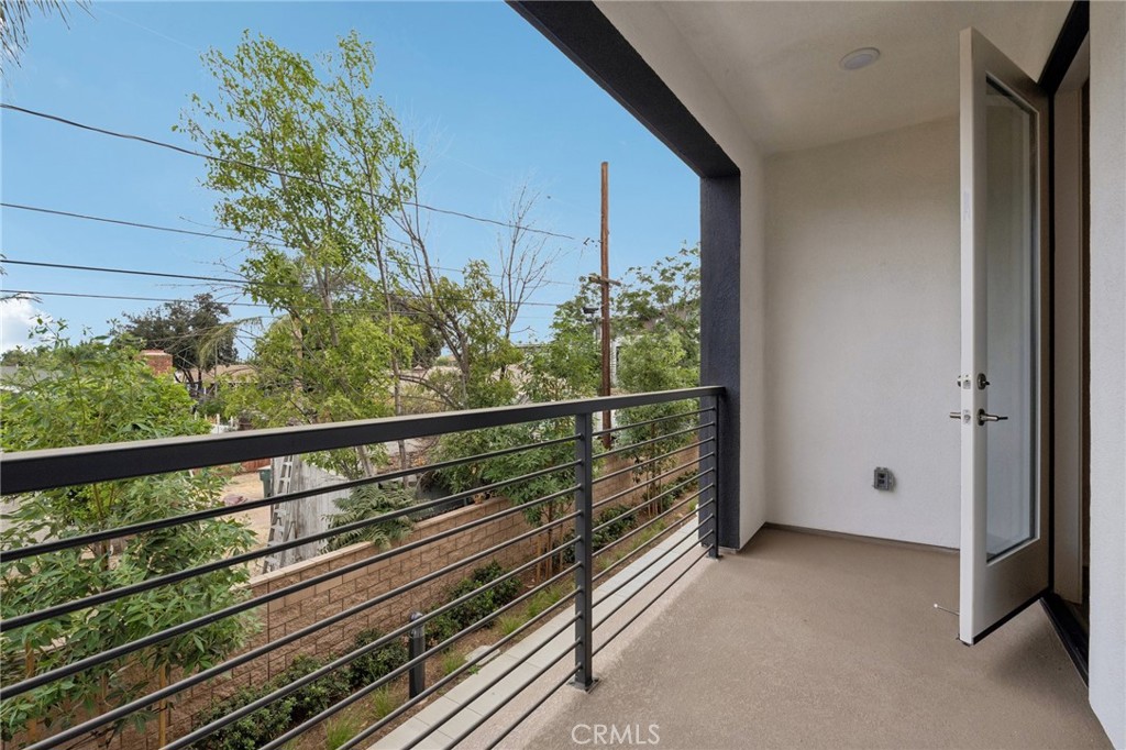 9549 Hannah Way Riverside, CA 92503 - Photo 5 of 35 Gallery Image 5