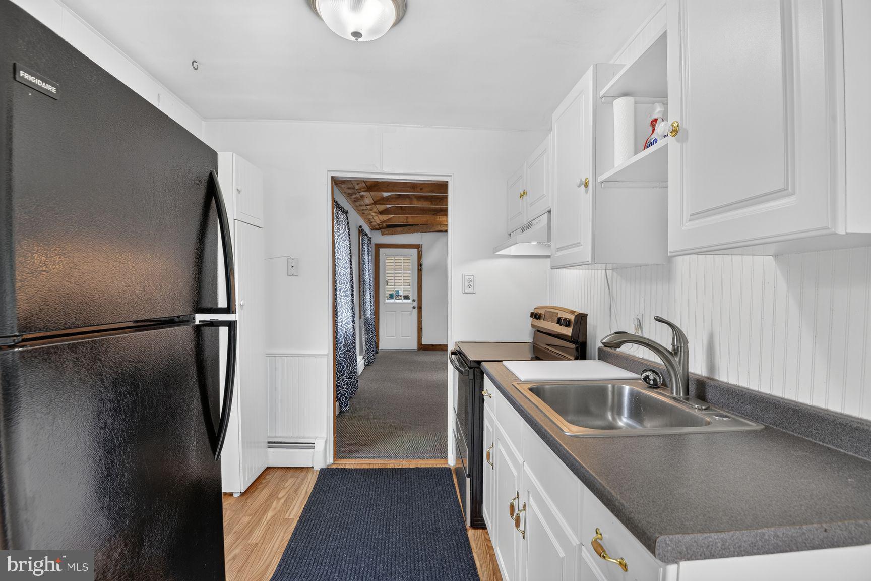 303 Holly Road Edgewater, MD 21037 - Photo 5 of 26 Kitchen