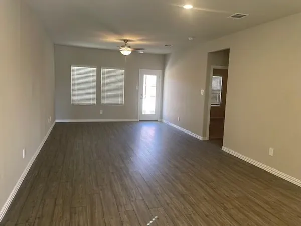 $2,085 | 3102 Yellow Pne Drive, Melissa, TX 75454