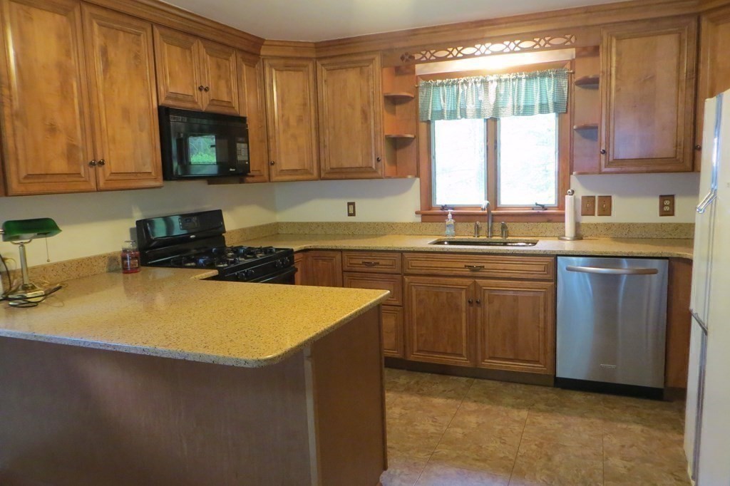 193 Hillside Road Southbridge, MA 01550 - Photo 11 of 33 Gallery Image 11
