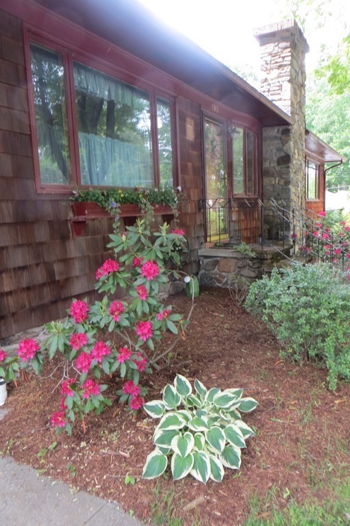 193 Hillside Road Southbridge, MA 01550 - Photo 4 of 33 Gallery Image 4