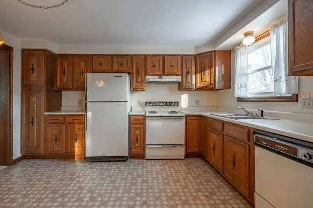 $499,900 | 4 Brookside Terrace, Nashua, NH 03060