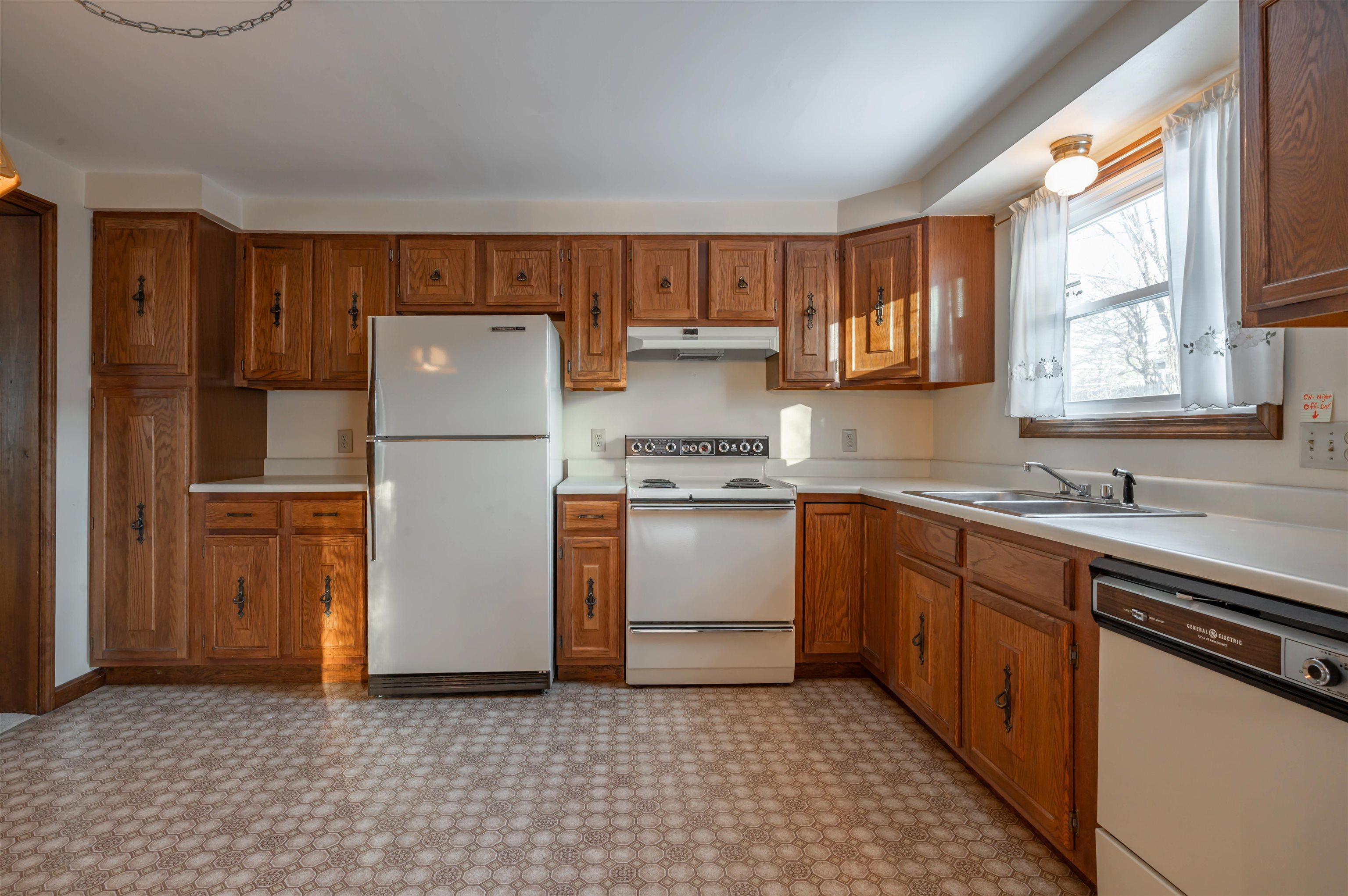 4 Brookside Terrace Nashua, NH 03060 - Photo 8 of 52