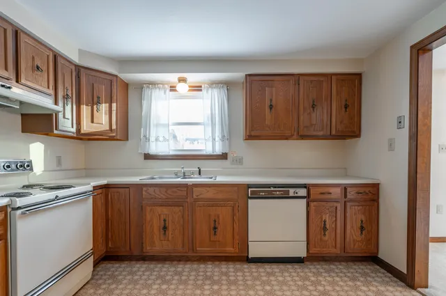 $499,900 | 4 Brookside Terrace, Nashua, NH 03060