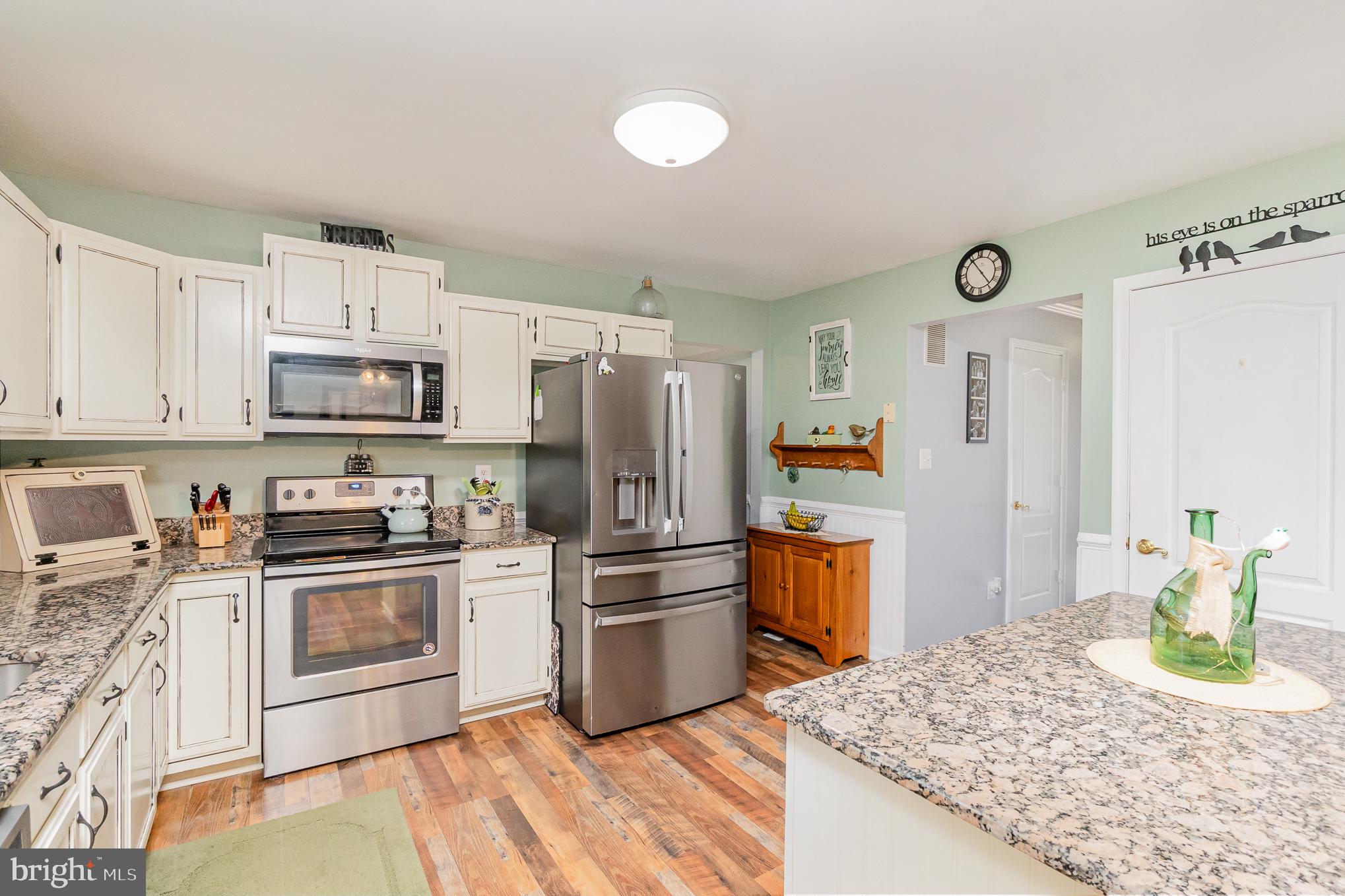 6864 Ebenezer Road Middle River, MD 21220 - Photo 6 of 35 Kitchen Stainless Appliance Package