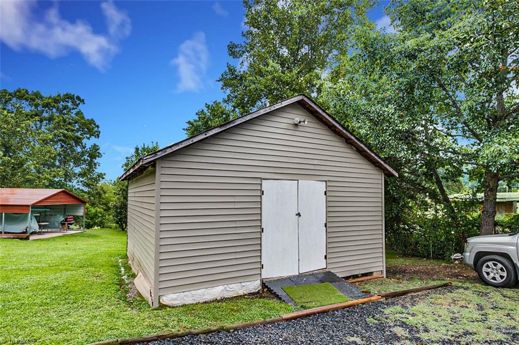 1705 Manorview Road Asheboro, NC 27205 - Photo 18 of 21 Gallery Image 18