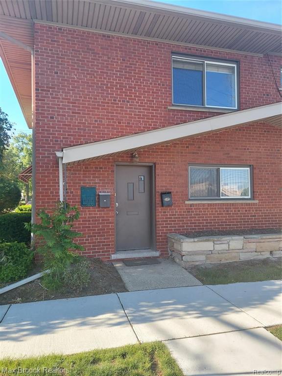 3800 Normandy Road, Unit 11 Royal Oak, MI 48073 - Photo 2 of 16