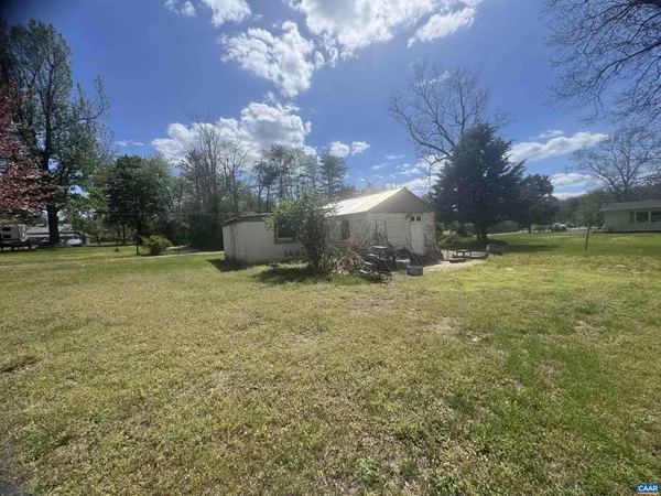 $300,000 | 147 Rankin Lane, Stuarts Draft, VA 24477