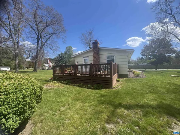 $300,000 | 147 Rankin Lane, Stuarts Draft, VA 24477
