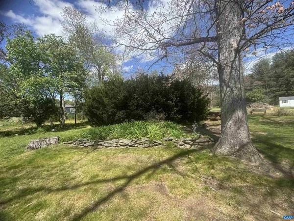 $300,000 | 147 Rankin Lane, Stuarts Draft, VA 24477